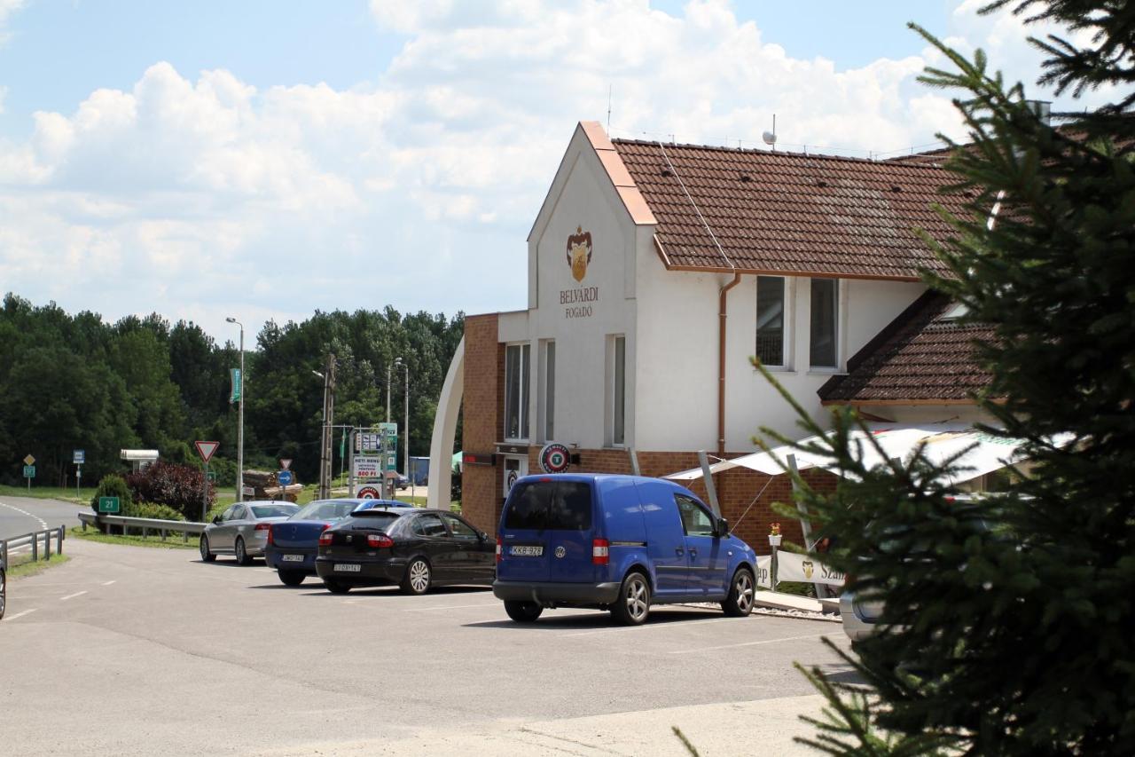 Belvárdi Fogadó Belvárdgyula Esterno foto